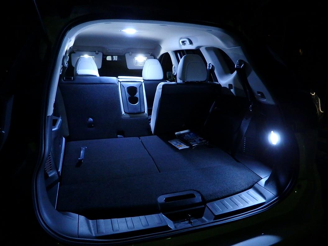 T32エクストレイル ルームランプをLEDに